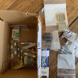 Lot of fuses, all types, all sizes
