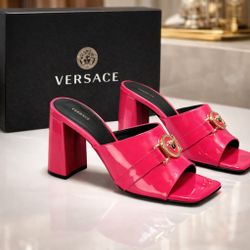 Authentic Versace Medusa Patent Leather Mule Heel Fuxia Pink Size 38.5 Box & Card Included