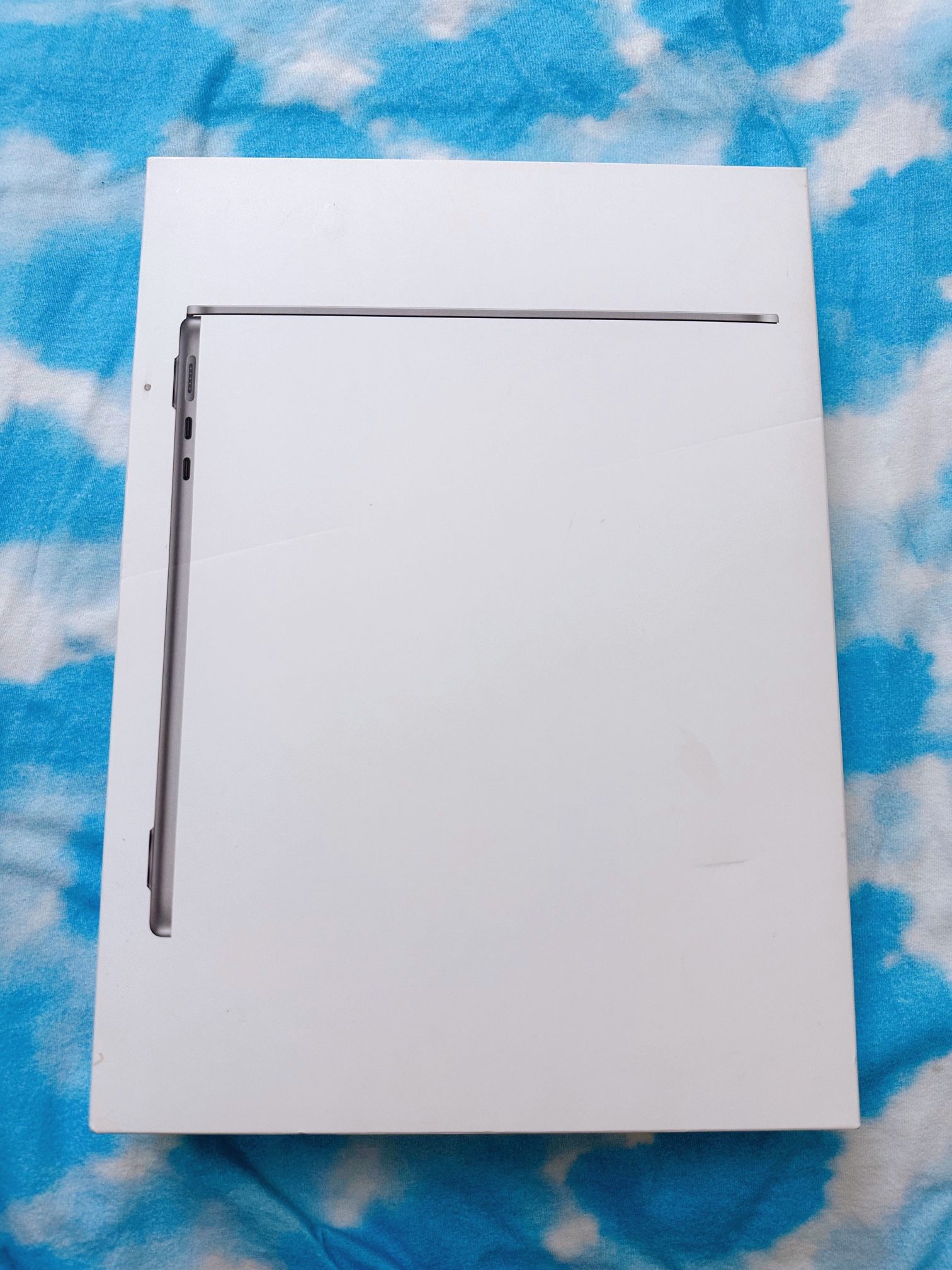 ( SEALED ) 2024 M3 MacBook Air 13.6” 1 Year Apple Warranty