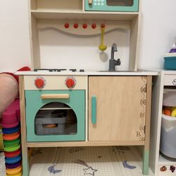 Kids Play Kitchen 