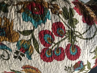 King Size Quilt and 2 King Shams