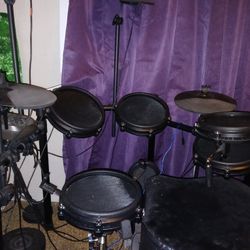 Alesis Nitro Electronic Drumkit 