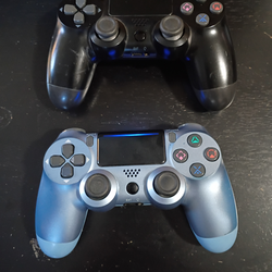 2 PlayStation 4 controllers dual shock 4 - tested and fully working