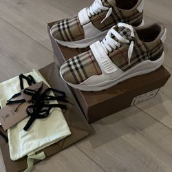 Burberry Shoes 