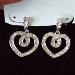 Ladies Heart Shaped Cz Diamonds Earrings.