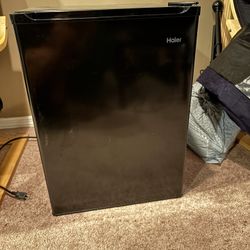 Haier Black Mini Fridge 