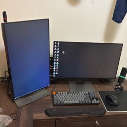 2 Dell Ultrasharp (Left: U2417H) (Right: U2419H)