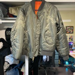 MA-1 bomber jacket 