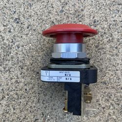 Allen Bradley 800T-FXD4 red push-pull Button .