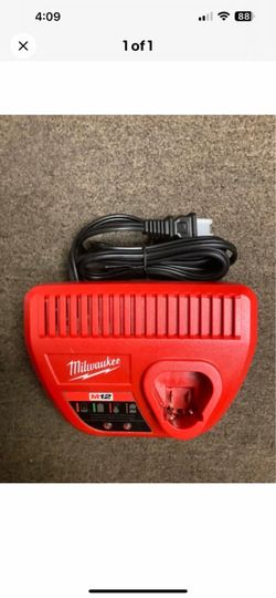Milwaukee M12 Battery Charger