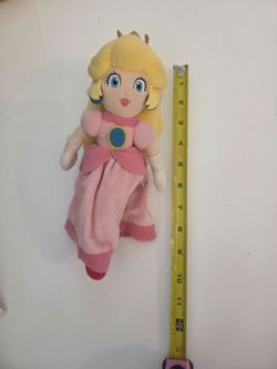 Super Mario Peach, Rosalina, and Dasiy