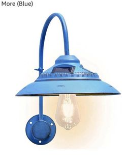 SOLAR OUTDOOR WATERPROOF BARN LIGHT WITH METAL DESIGN