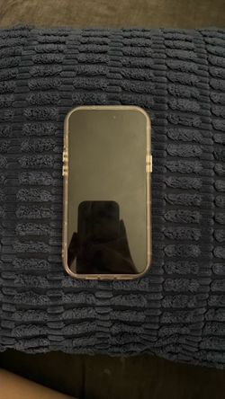 CASH ONLY: PINK IPHONE 15 PLUS- used