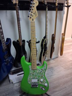 Custom Fender Alien Strat !!