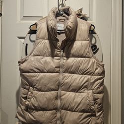Old Navy Women's Puffer Vest Large 