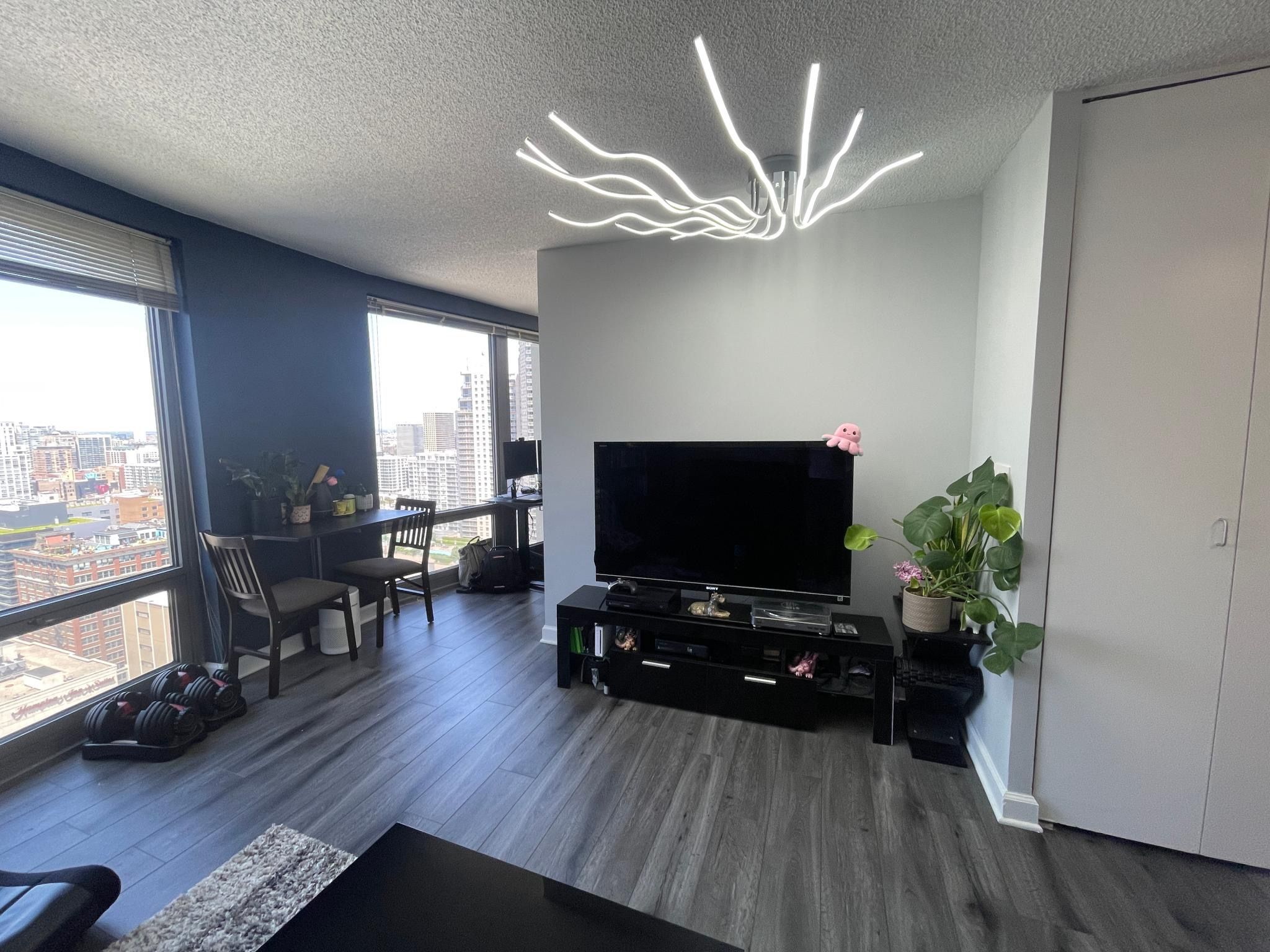 Contemporary TV Stand – Like New!