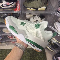 Jordan 4 Pine Green