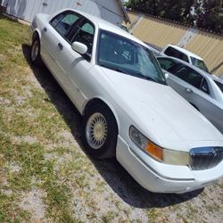 02 Mercury Grand Marquis 