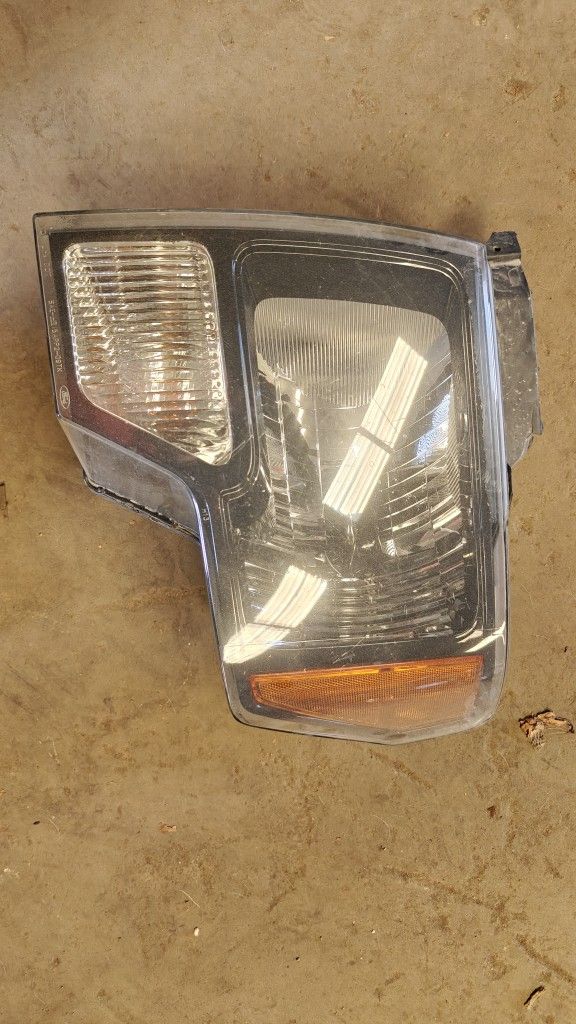 2009-14 Ford F-150 Driver Side Headlight