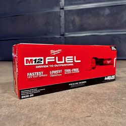 Milwaukee M12 FUEL Oscillating Multi-Tool (Tool Only)