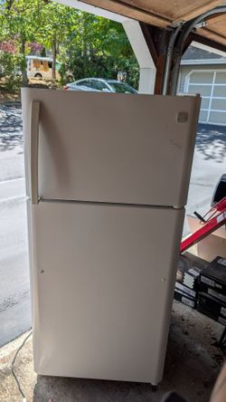 Kenmore Top freezer refrigerator