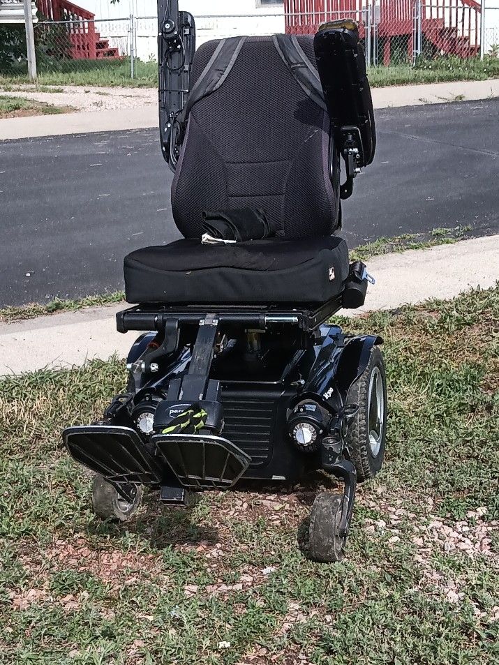Electric Wheelchair