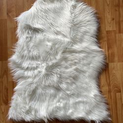NEW Small Fluffy Faux Sheepskin Rug