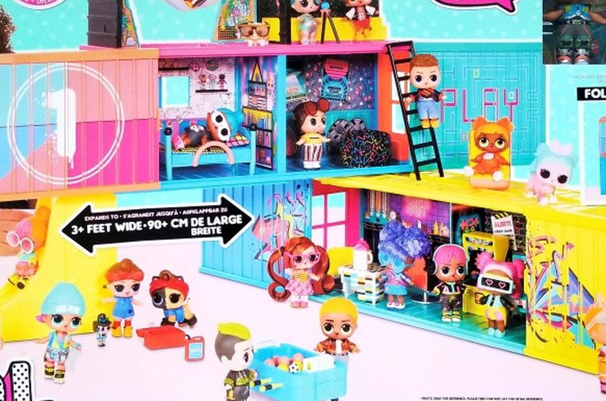 LOL Suprise Clubhouse Playset w/ 40 Surprises & 2 Exclusive Dolls *NEW*