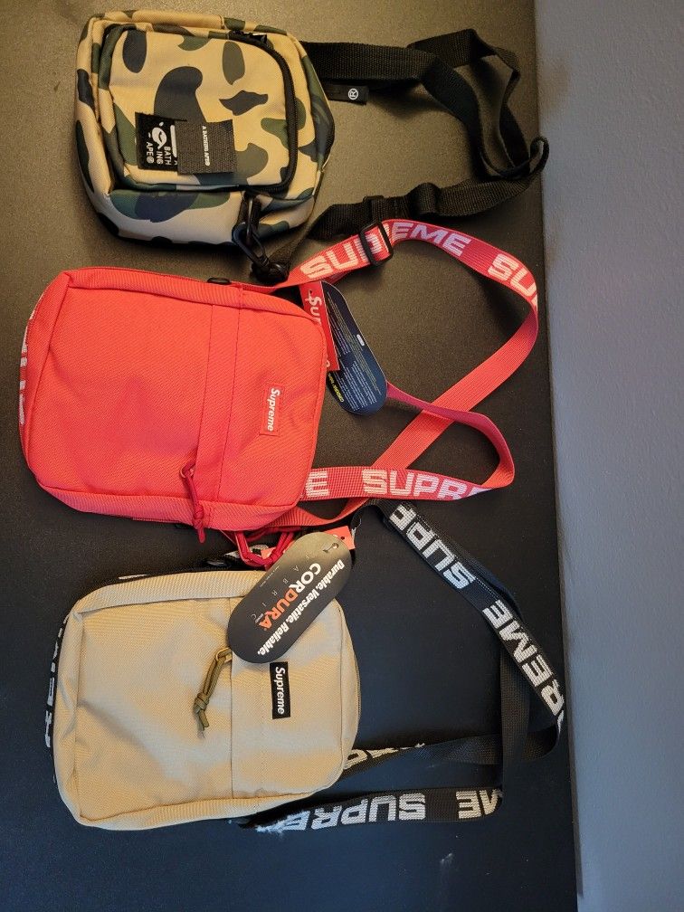SUPREME / BAPE CROSSBAG