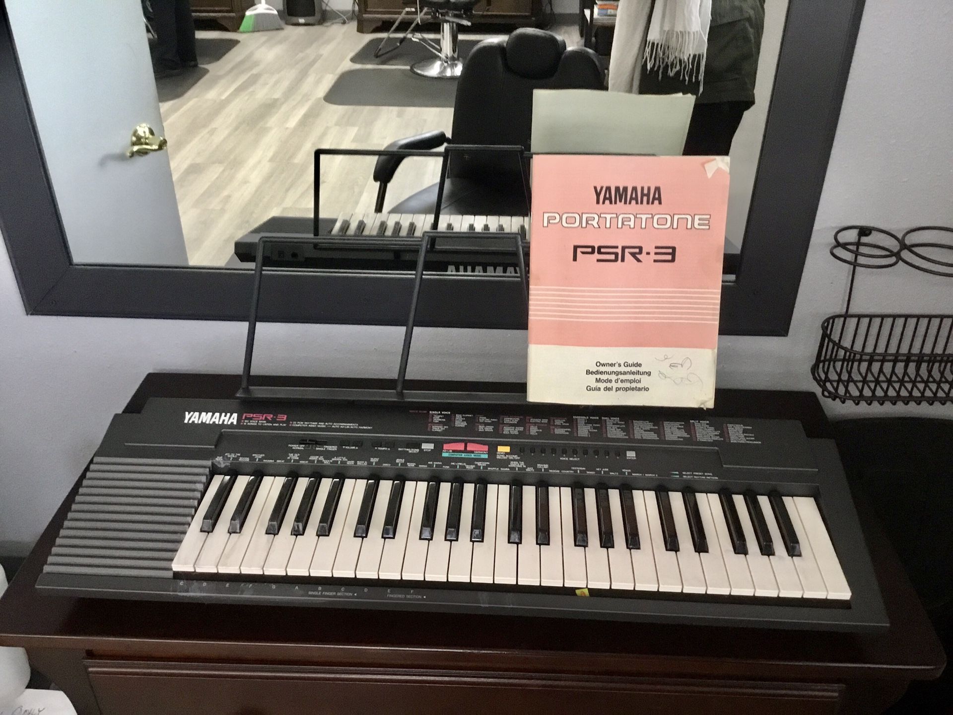 Yamaha PSR-3 Keyboard