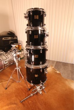 Yamaha 10”/12”/14”/16” Birch Custom Absolute Piano Black Toms w/ Hardware (Mint Condition)