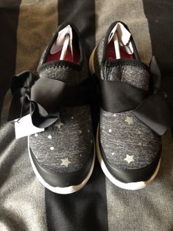 Jojo siwa shoes size 1 1 2. for Sale in Cicero IL OfferUp