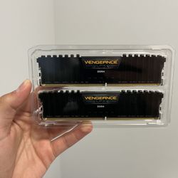 64 GB of RAM Corsair Vengeance LPX DDR4 3200 MHz