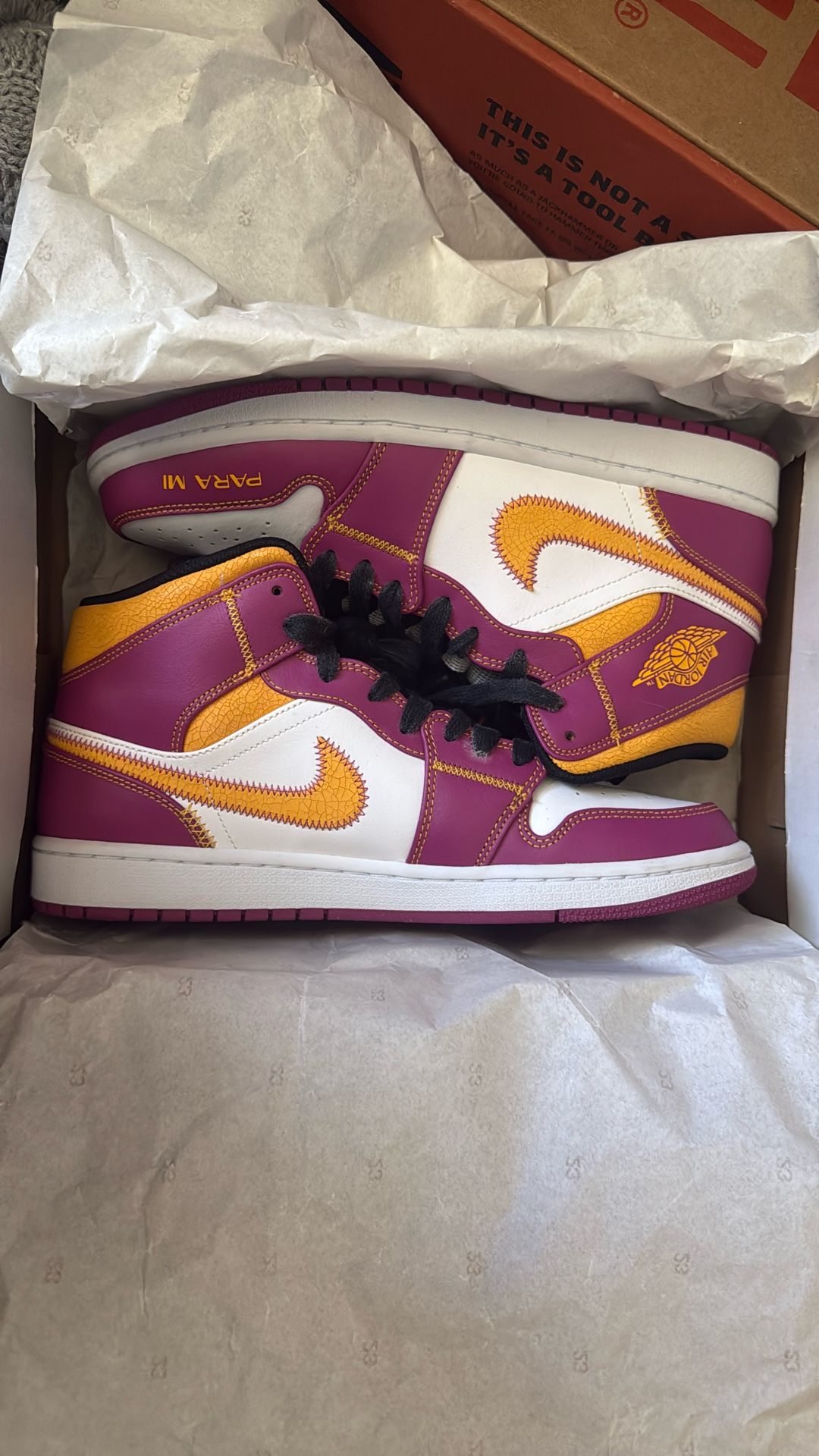 Air Jordan 1 Mid