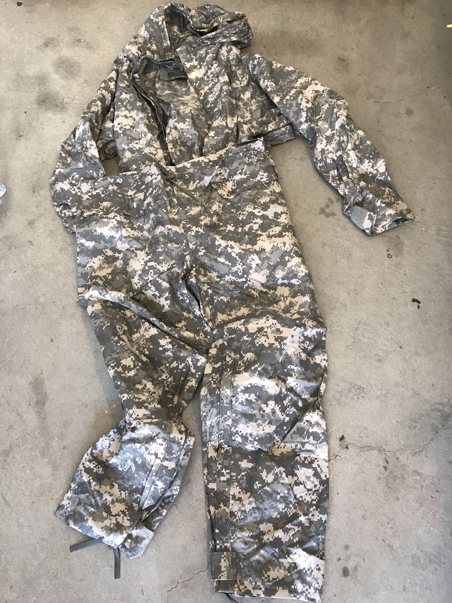 ARMY ACU WET WEATHER JACKET PANTS RAIN SUIT