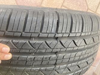 Tire 225/50R/17 Like  New  