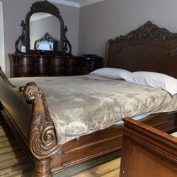 The Best Master California King Bedroom Set