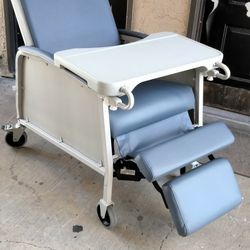 Lumex Deluxe Recliner Health Chair. Brand New, Never Used 