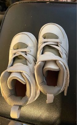 Baby Jorden Sneakers with Velcro Strap