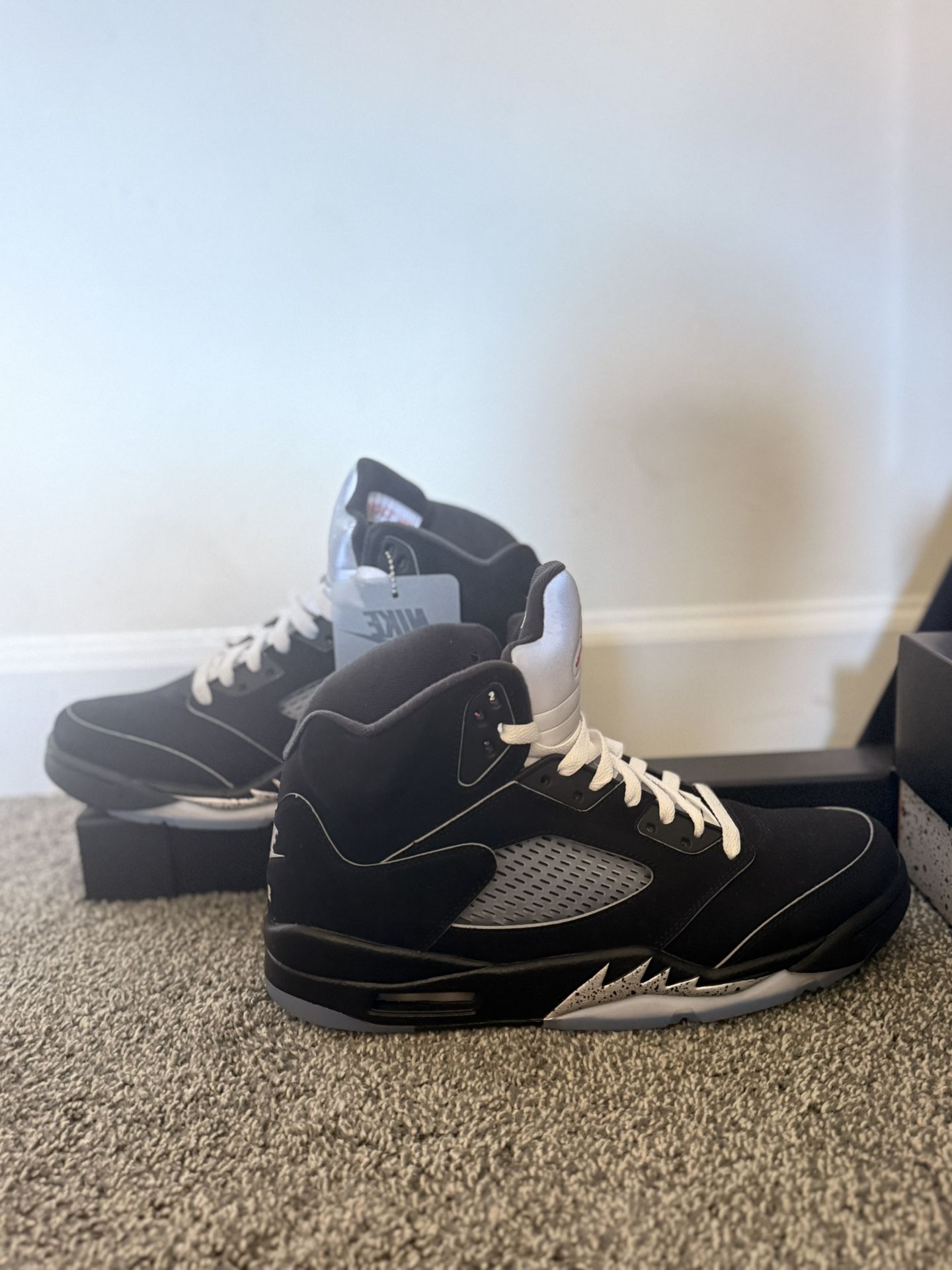 Air Jordan 5 “Black Metallic” – Size 11.5 (Excellent Condition)