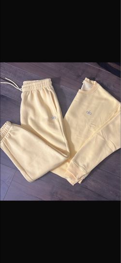 Alo  yellow set size Large new