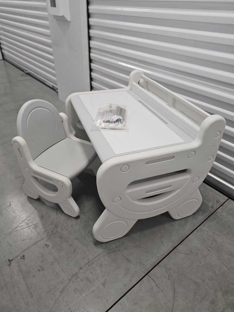 Toddler Plastic Activity Desk w/Whiteboard