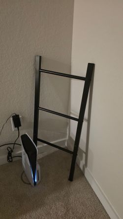Metal ladder decor