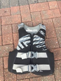 Like new Stearns youth ski vest life-vest Jetski wakeboard