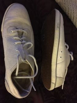 UGGs LNEW size 10 only 25 Firm