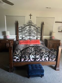 Oak wood (queen) Bed frame and bed side dressers