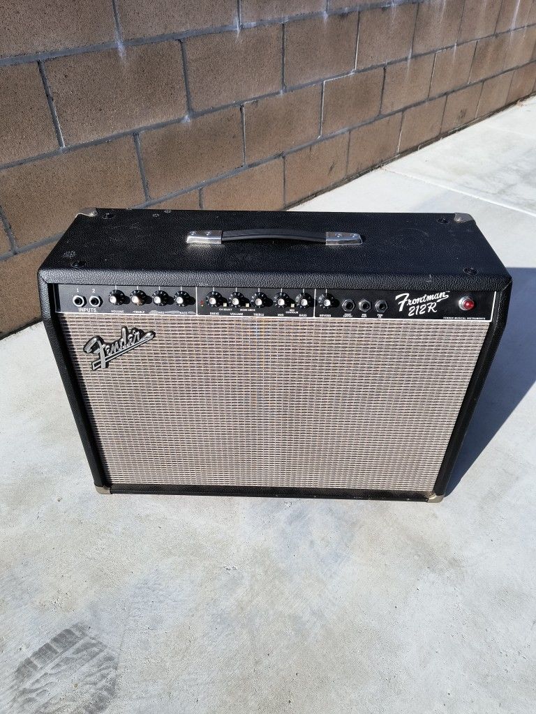 Fender Frontman 212R 100 Watts Two 12