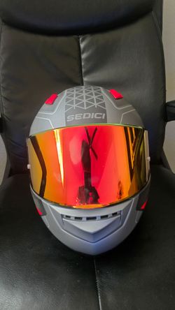Motorcycle helmet