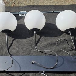 Kitchen Island/Dining Room 3 x White Glass Pendant Light Fixture