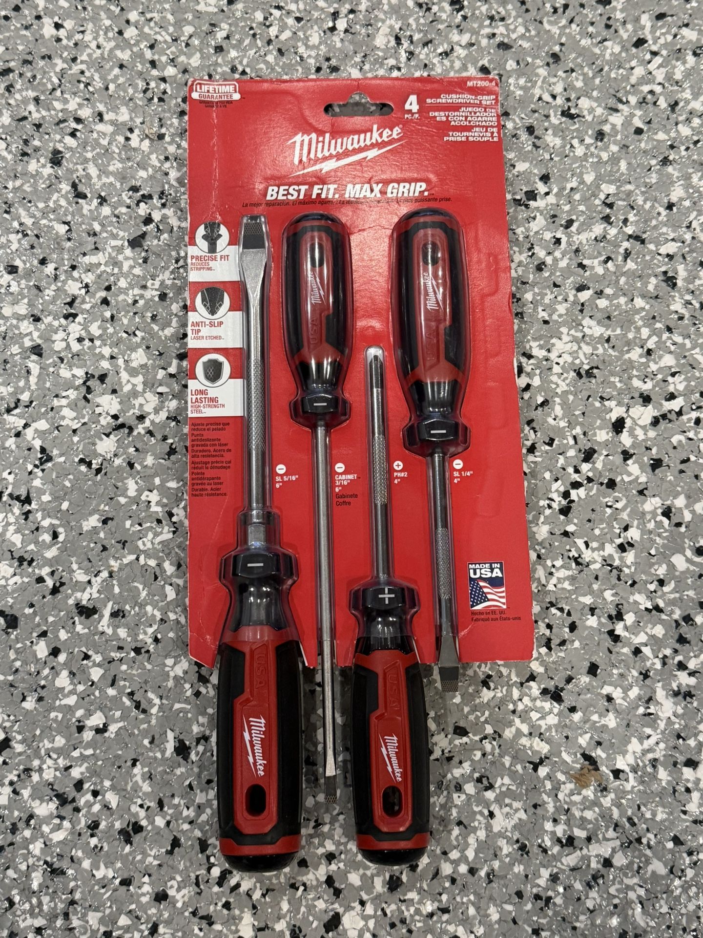 Milwaukee Multi-Bit Screwdriver Set with Cushion Grip (4-Piece)